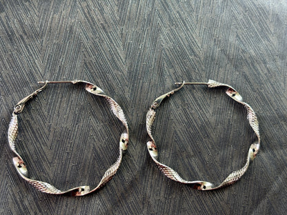 Twisted Wave Thin Circle Earrings